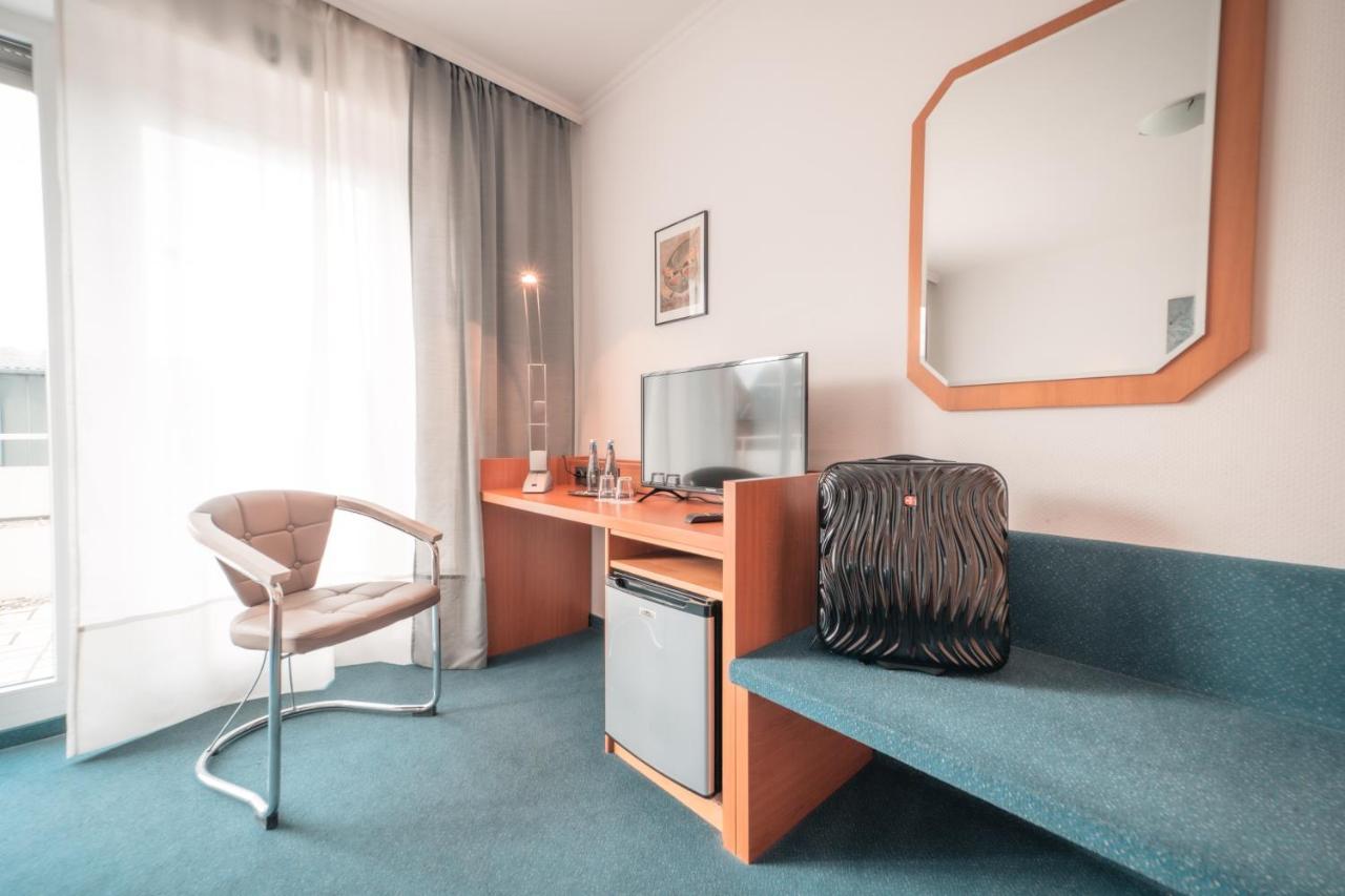 Airport Lounge Hotel Duesseldorf Esterno foto